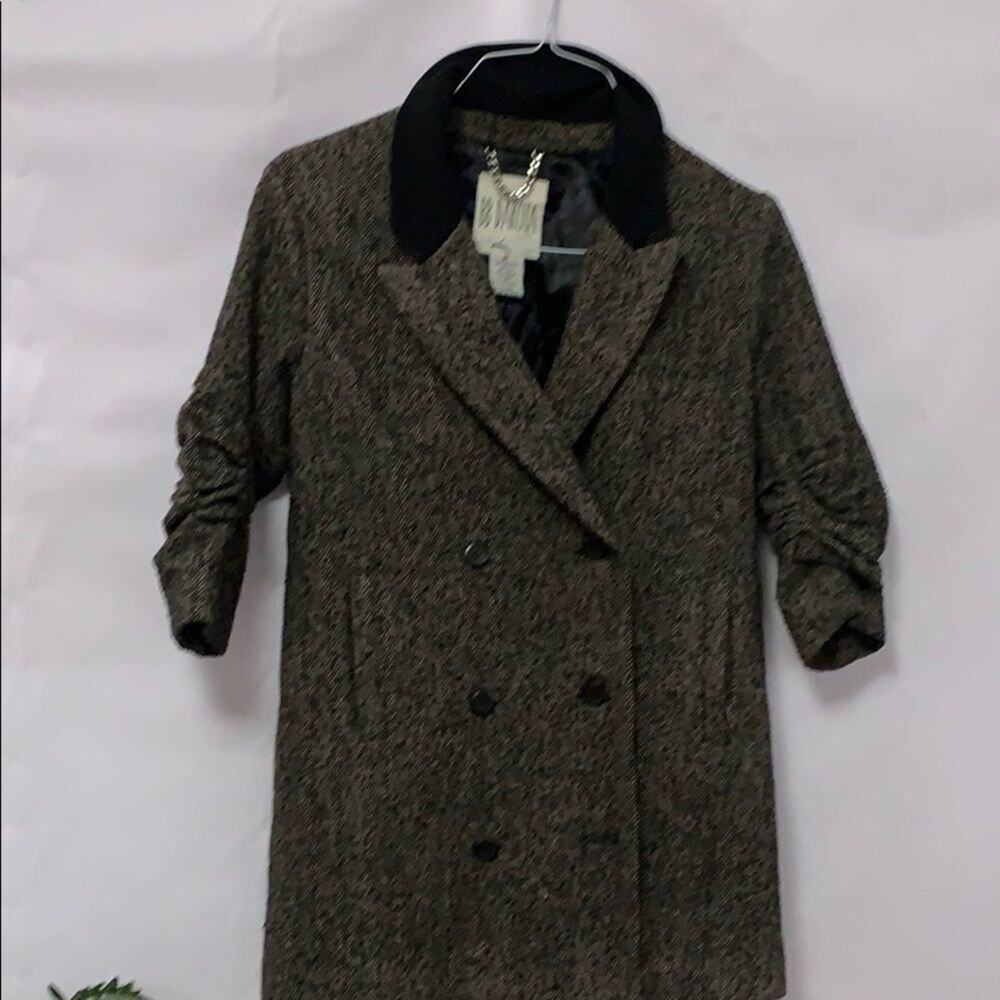 BB DAKOTA SCALLOP SLEEVE BLAZER SIZE S